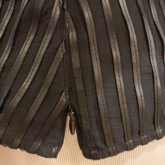 Black top by Anne Fontaine size 4 - Picture 8 of 9